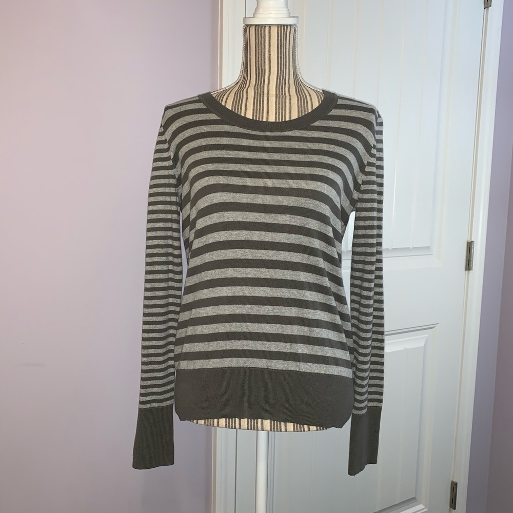 Gap Gray Striped Sweater